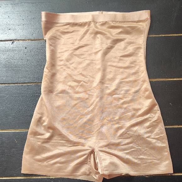 Stanley Other - SKIMS- Shapewear BODY SHORTS